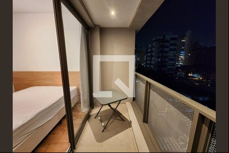 Varanda de kitnet/studio para alugar com 1 quarto, 24m² em Moema, São Paulo