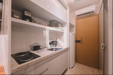 Cozinha de kitnet/studio para alugar com 1 quarto, 18m² em Pituaçu, Salvador