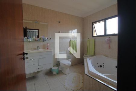 Banheiro da suíte 1 de apartamento para alugar com 4 quartos, 300m² em Vila do Castelo, São Paulo