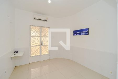 Sala de casa à venda com 3 quartos, 480m² em Higienópolis, Porto Alegre