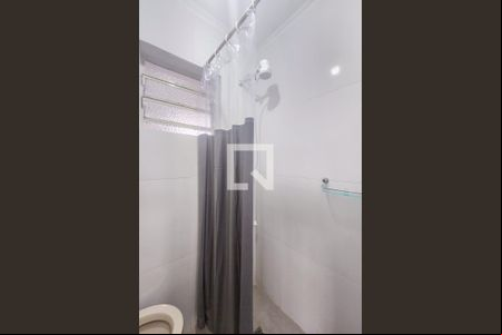Banheiro  de kitnet/studio para alugar com 1 quarto, 15m² em Centro, Jacareí