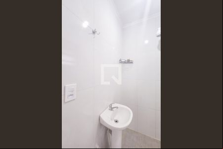 Banheiro de kitnet/studio para alugar com 1 quarto, 17m² em Centro, Jacareí