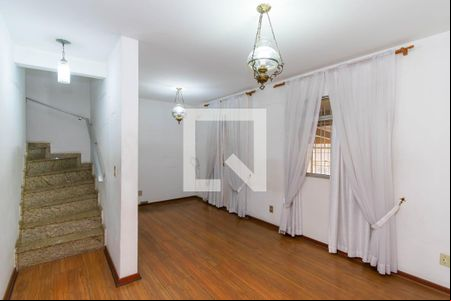 Sala de casa à venda com 3 quartos, 179m² em Parque Residencial Oratorio, São Paulo