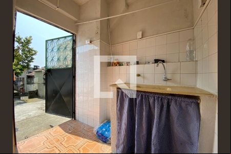 Cozinha de kitnet/studio para alugar com 1 quarto, 13m² em Pilares, Rio de Janeiro