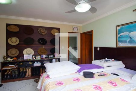 Quarto de casa à venda com 4 quartos, 400m² em Centro, São Leopoldo