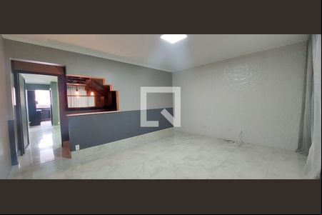 Sala de casa para alugar com 3 quartos, 211m² em Vila Alpina, Santo André