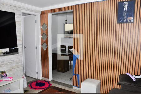 Sala de casa de condomínio para alugar com 2 quartos, 100m² em Vila Nina, São Paulo