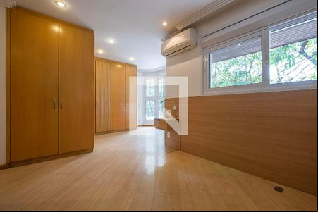 Suíte 1 de casa de condomínio à venda com 3 quartos, 520m² em Alto de Pinheiros, São Paulo