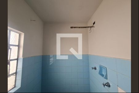 Banheiro social  de casa para alugar com 1 quarto, 29m² em Jardim Munhoz, Guarulhos