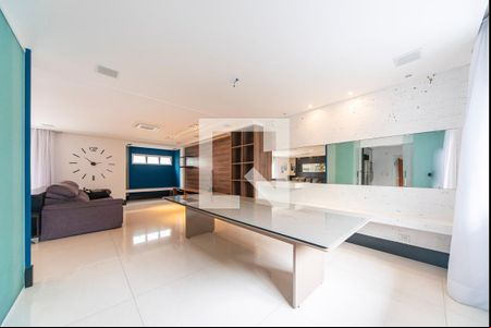Sala de casa de condomínio à venda com 3 quartos, 404m² em Vila Gilda, Santo André