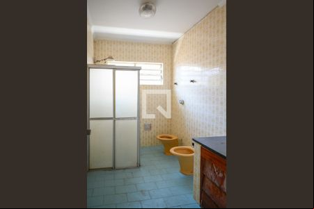 Banheiro de casa à venda com 1 quarto, 110m² em Vila Liviero, São Paulo