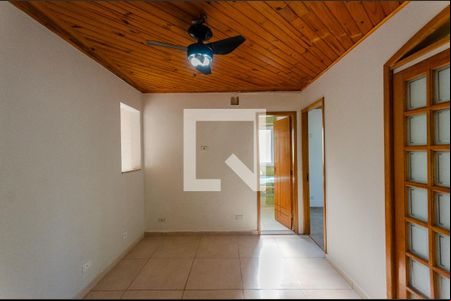 Sala de apartamento para alugar com 2 quartos, 65m² em Vila Serralheiro, São Paulo