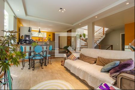 Sala de casa à venda com 2 quartos, 299m² em Vila Nova, Porto Alegre