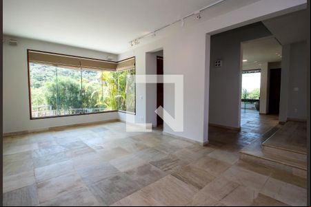 Sala de casa para alugar com 4 quartos, 400m² em Vile de Montagne, Nova Lima