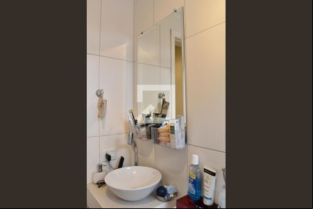 Banheiro de apartamento para alugar com 1 quarto, 38m² em Centro, Curitiba