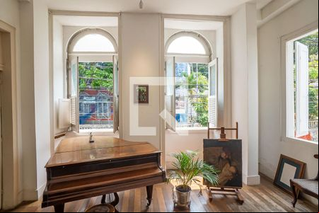 Sala de casa para alugar com 4 quartos, 300m² em Santa Teresa, Rio de Janeiro