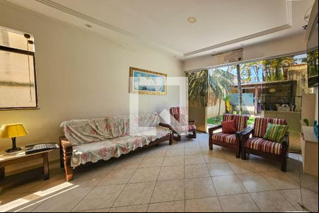 Sala de casa para alugar com 4 quartos, 385m² em Jardim Virgínia, Guarujá