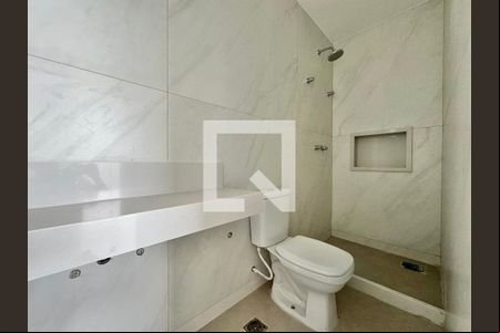 Suíte 1 - Banheiro de casa de condomínio à venda com 5 quartos, 212m² em Vargem Pequena, Rio de Janeiro