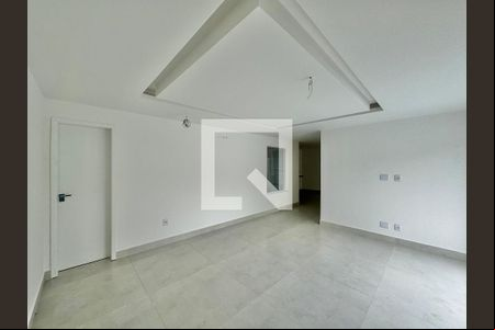 Sala de casa de condomínio à venda com 4 quartos, 200m² em Vargem Pequena, Rio de Janeiro