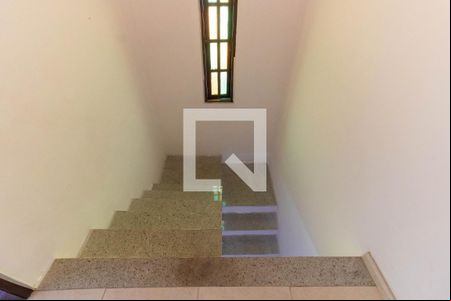 Escada de casa para alugar com 3 quartos, 270m² em Maravista, Niterói