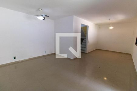 Sala de casa para alugar com 3 quartos, 270m² em Maravista, Niterói