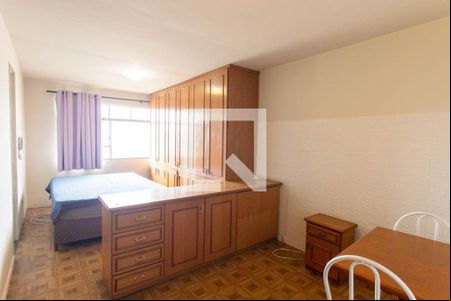 Sala/Cozinha/Quarto de apartamento para alugar com 1 quarto, 30m² em Novo Mundo, Curitiba