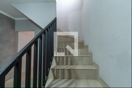Escada de casa à venda com 3 quartos, 152m² em Jardim Calux, São Bernardo do Campo