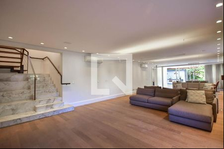 Sala de casa de condomínio à venda com 4 quartos, 570m² em Jardim Morumbi, São Paulo