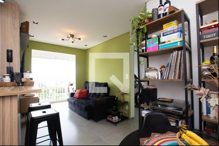 Sala de apartamento para alugar com 2 quartos, 47m² em Vila Galvão, Guarulhos