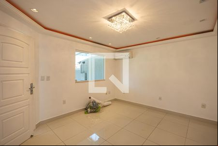 Sala de casa para alugar com 3 quartos, 180m² em Maravista, Niterói