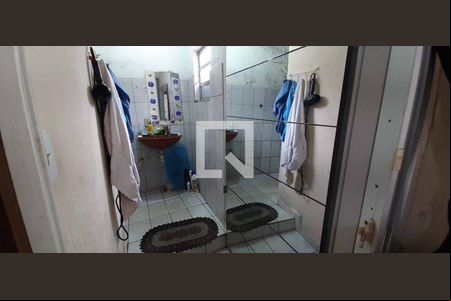 Banheiro da Suíte de casa para alugar com 2 quartos, 30m² em São Pedro, Osasco
