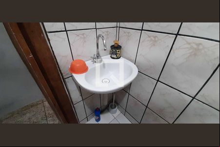 Banheiro de casa para alugar com 1 quarto, 35m² em São Pedro, Osasco