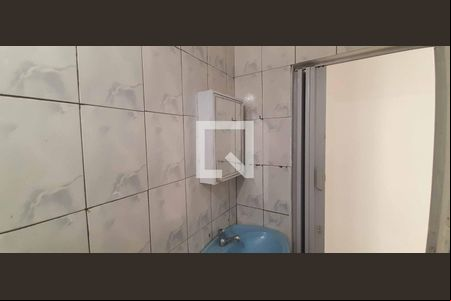 Banheiro de casa para alugar com 1 quarto, 29m² em São Pedro, Osasco