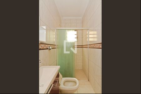 Banheiro de kitnet/studio para alugar com 1 quarto, 48m² em Piqueri, São Paulo