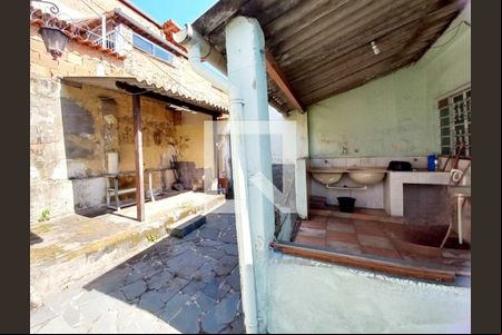 Casa à venda com 2 quartos, 114m² em Santa Cruz, Belo Horizonte