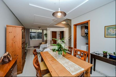 Sala de casa de condomínio à venda com 3 quartos, 191m² em Vila Ipiranga, Porto Alegre