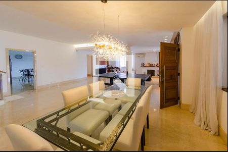 Sala de casa à venda com 4 quartos, 512m² em Santa Lúcia, Belo Horizonte