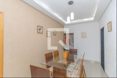 Sala de casa à venda com 4 quartos, 150m² em Calafate, Belo Horizonte
