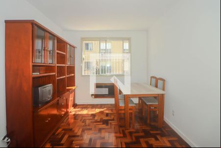 Sala de apartamento à venda com 2 quartos, 70m² em Costa E Silva, Porto Alegre