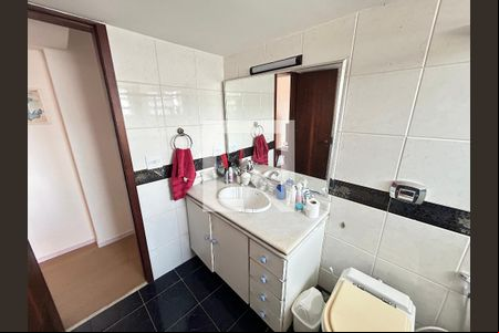 Banheiro da Suíte de apartamento para alugar com 3 quartos, 230m² em Méier, Rio de Janeiro