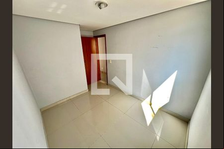 Quarto 1 de apartamento para alugar com 2 quartos, 42m² em Frei Leopoldo, Belo Horizonte