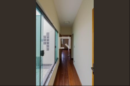 Corredor de casa para alugar com 3 quartos, 128m² em Jardim Alto Pedroso, São Paulo