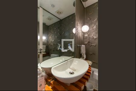 Lavabo de casa de condomínio à venda com 3 quartos, 250m² em Vila Romana, São Paulo