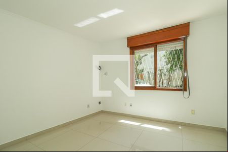 Escritório de casa para alugar com 4 quartos, 252m² em Navegantes, Porto Alegre