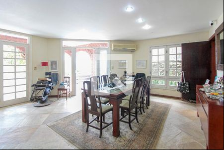 Sala de casa de condomínio para alugar com 3 quartos, 600m² em Itanhangá, Rio de Janeiro