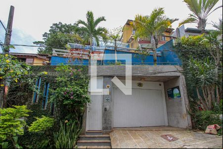 Fachada de casa de condomínio para alugar com 3 quartos, 600m² em Itanhangá, Rio de Janeiro