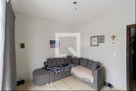 Sala de casa à venda com 3 quartos, 220m² em Santa Terezinha, Belo Horizonte