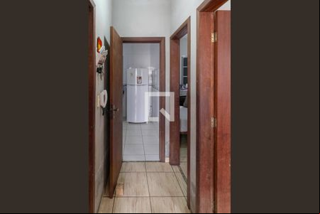 Corredor de casa à venda com 3 quartos, 220m² em Santa Terezinha, Belo Horizonte