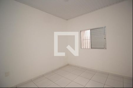 Quarto 2 de casa para alugar com 2 quartos, 270m² em Vila Mangalot, São Paulo