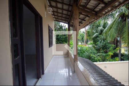 Sacada da Suíte 1 de casa de condomínio para alugar com 3 quartos, 209m² em Vargem Pequena, Rio de Janeiro